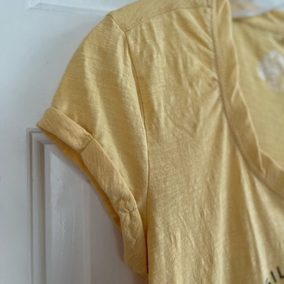 💟 Anthropologie Pilcro “Silver Lake Farmer’s Market” Yellow Graphic Tee Size XS - Picture 6 of 15